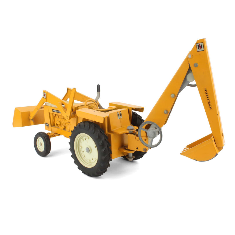 (B&D) 1/16 International 3444 Tractor with Loader and Backhoe by ERTL - Damaged Item, LOOSE