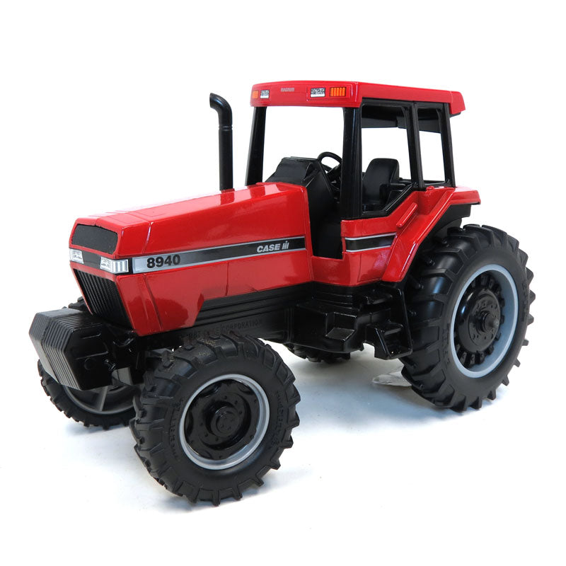 1/16 Case IH 8940 Magnum Tractor with MFD - LOOSE