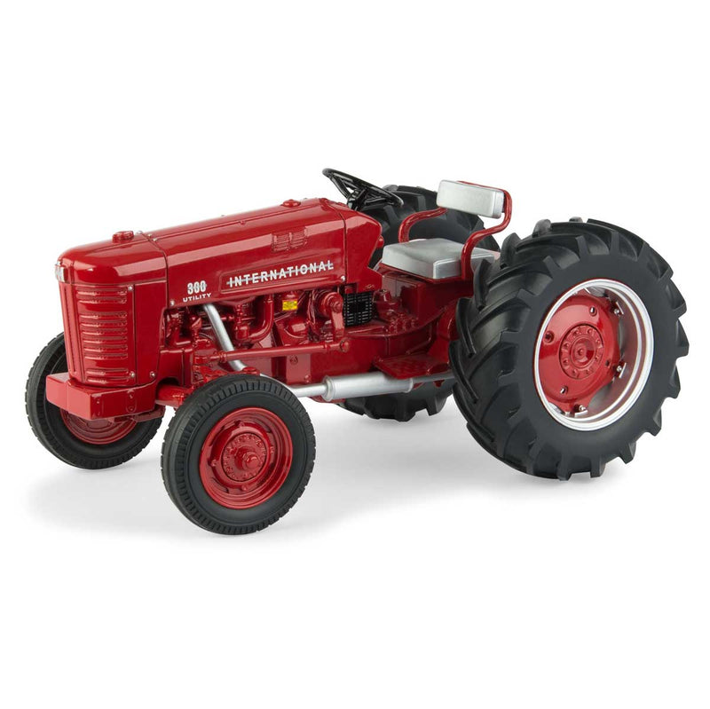 1/16 International 300 Utility Tractor by ERTL