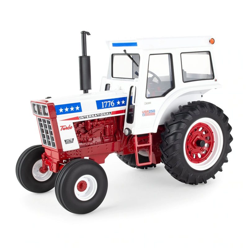 1/16 International 1476 Stars & Stripes Tractor by ERTL, USA 250