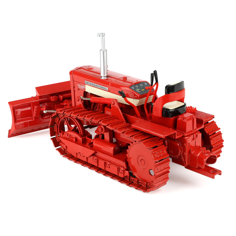 1/16 IH TD-340 Bullgrader with Blade by ERTL, 1999 Summer Farm Toy Show
