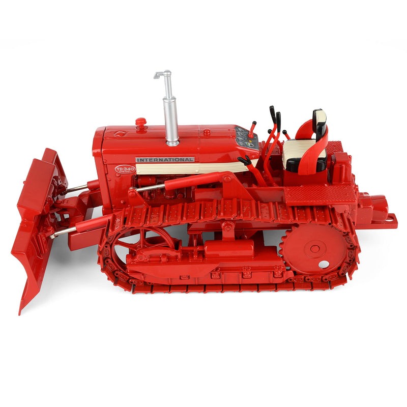 1/16 IH TD-340 Bullgrader with Blade by ERTL, 1999 Summer Farm Toy Show