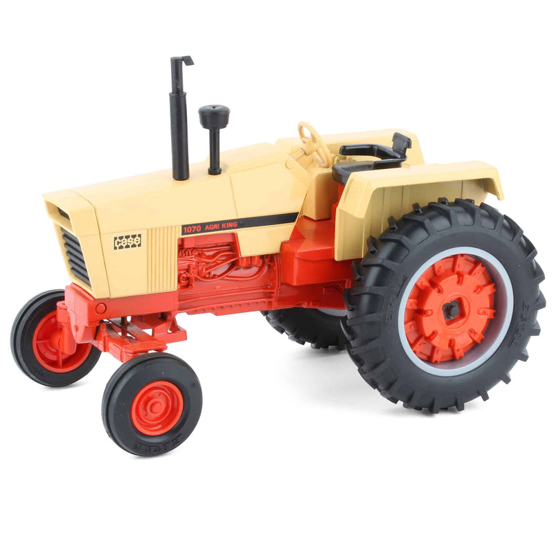 1/16 Case 1070 Agri King Tractor with Fenders, by ERTL - LOOSE