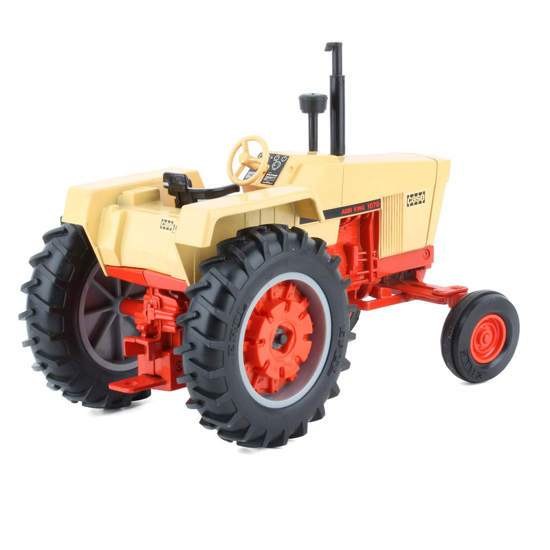 1/16 Case 1070 Agri King Tractor with Fenders, by ERTL - LOOSE