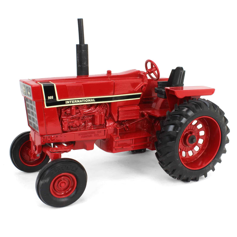 1/16 Special Edition IH Farmall 966 Black Stripe with Fenders