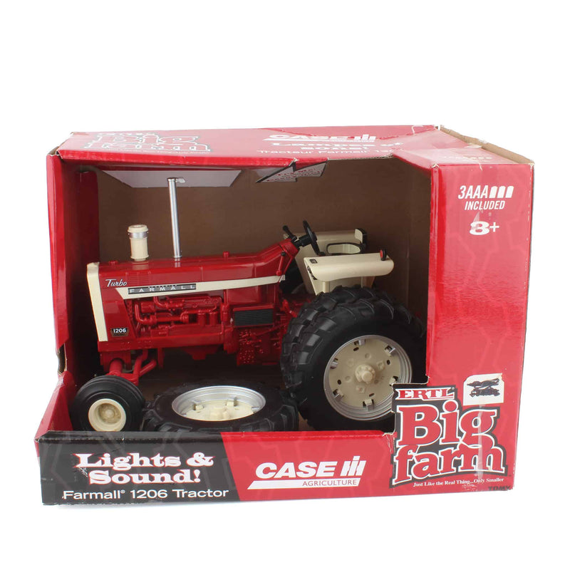 (B&D) 1/16 Big Farm International Harvester 1206 Tractor with Duals - Damaged Item, Damaged Box