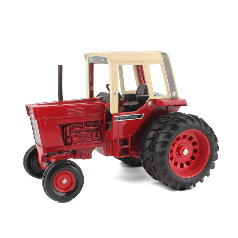 (B&D) 1/16 International Harvester 1586 Cab with Duals by ERTL - Loose, No Box