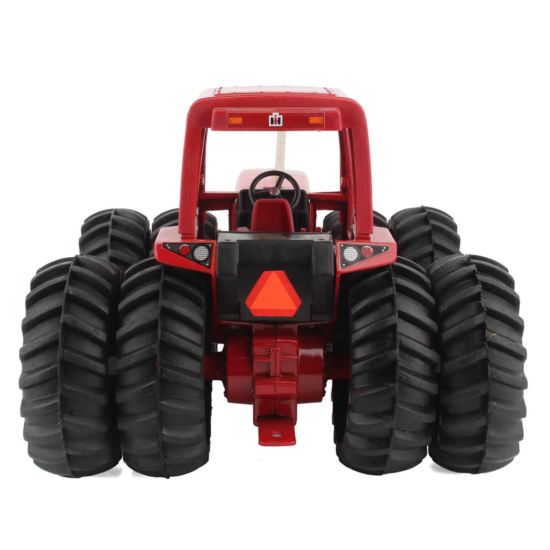 1/16 International Harvester 7488 2+2 Tractor with Duals by ERTL, Dealer Edition