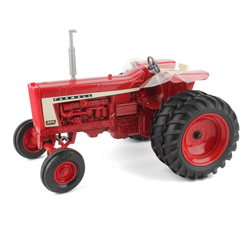 1/16 IH Farmall 806 with Duals, 1997 Lafayette Farm Toy Show