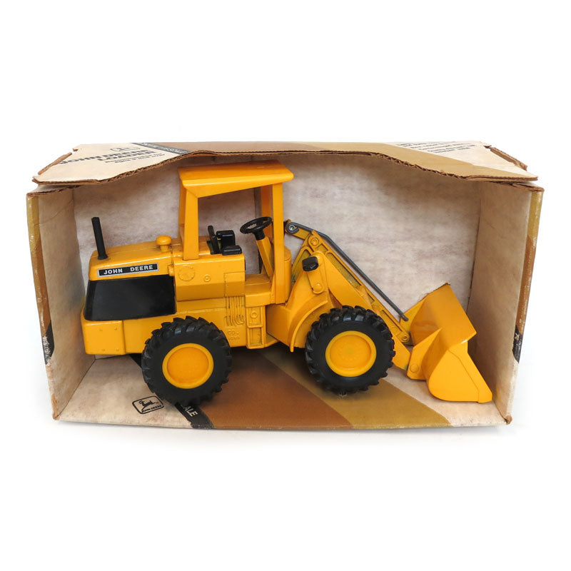 1/16 John Deere Wheel Loader by ERTL, 4 Color Box