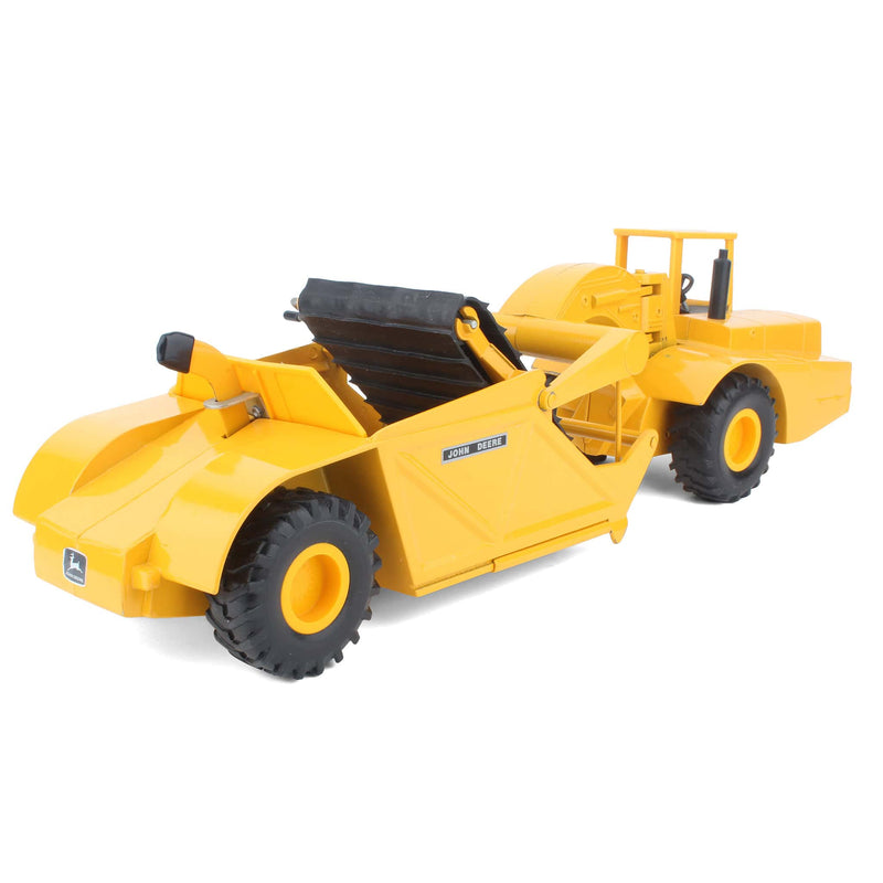 1/16 John Deere Pan Scraper Made in 1970s - LOOSE