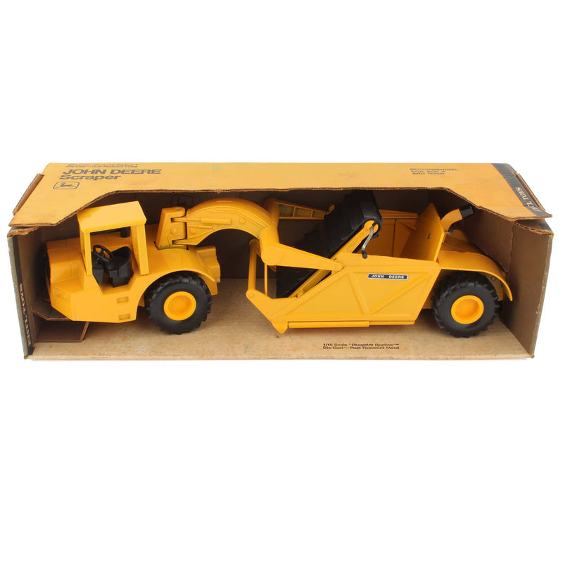 1/16 John Deere Pan Scraper, Made in the 1970s by ERTL