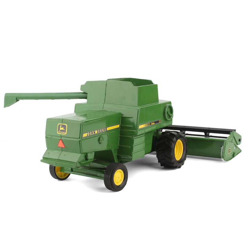 1/24 John Deere Titan Combine with Grain Header - LOOSE