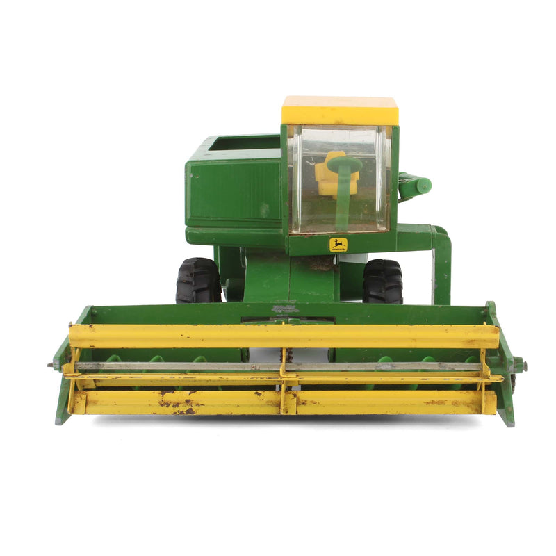 1/24 John Deere 6600 Combine with Metal Reel, Made in 1960s by ERTL