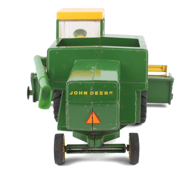 1/24 John Deere 6600 Combine with Metal Reel, Made in 1960s by ERTL