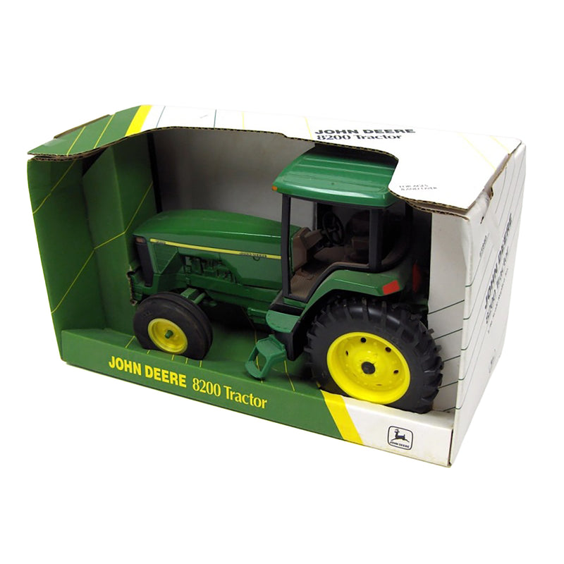 1/16 John Deere 8200 2WD by ERTL