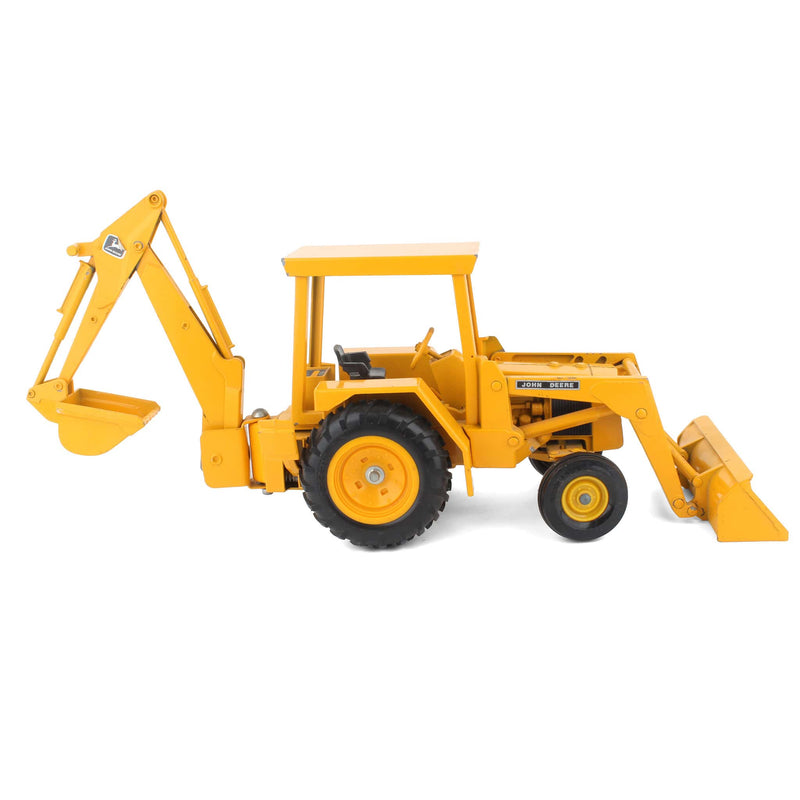 (B&D) 1/16 John Deere Tractor with Backhoe and Loader - Damaged Item, LOOSE