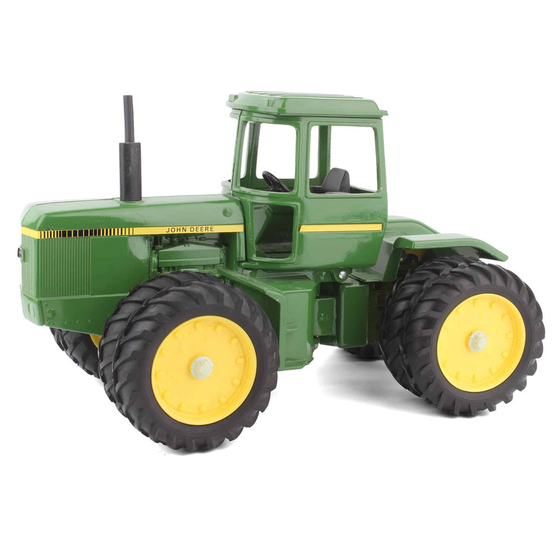 1/16 John Deere 8640 4-Wheel Drive Tractor with Duals and 50 Series Cab, by ERTL - LOOSE