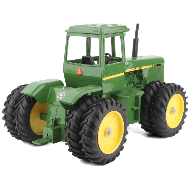 1/16 John Deere 8640 4-Wheel Drive Tractor with Duals and 50 Series Cab, by ERTL - LOOSE
