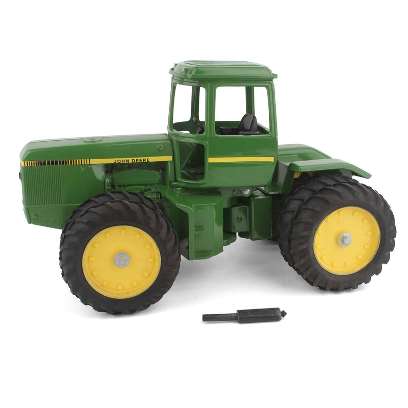1/16 John Deere 8640 4-Wheel Drive Tractor with Duals by ERTL - LOOSE