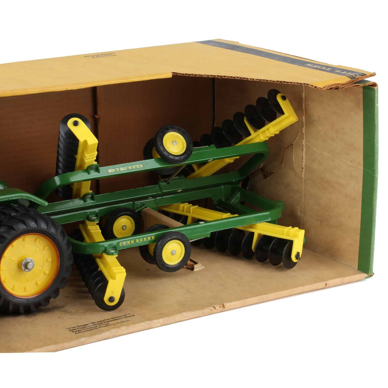 1/16 John Deere 8630 4WD Tractor with Duals and Wing Disk by ERTL