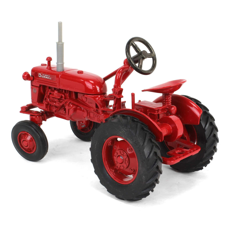 1/16 IH Farmall Cub Tractor with Early Style Grille & Muffler by ERTL, Special Edition