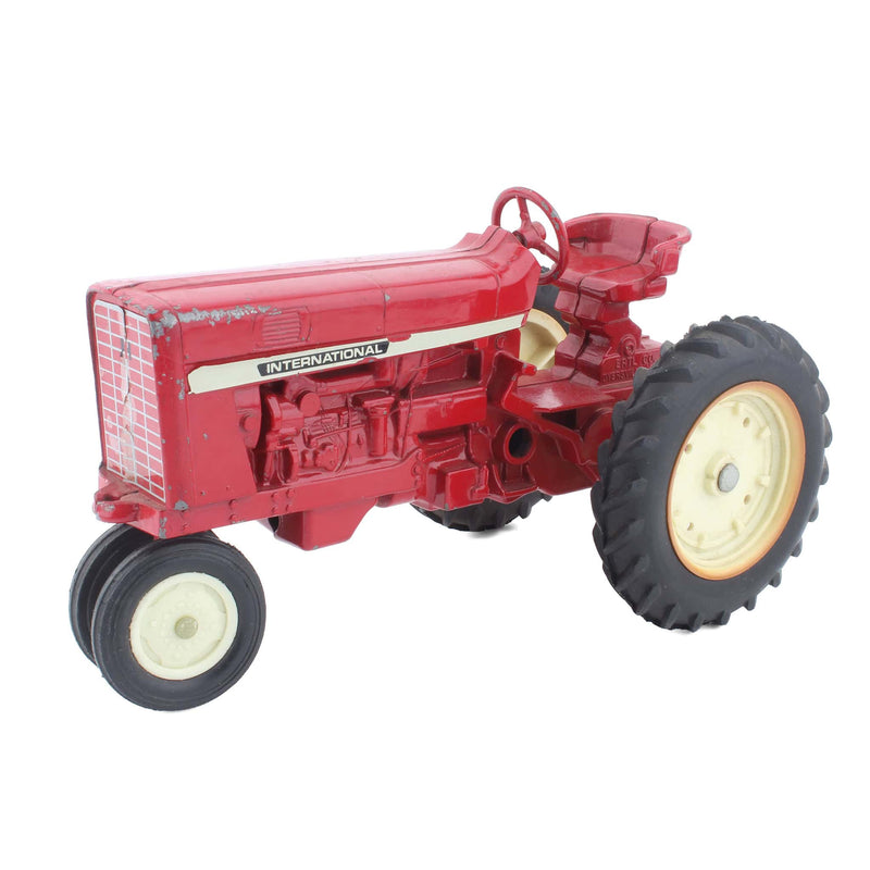(B&D) 1/16 International Harvester Tractor, No Model Number by ERTL - Damaged Item, LOOSE