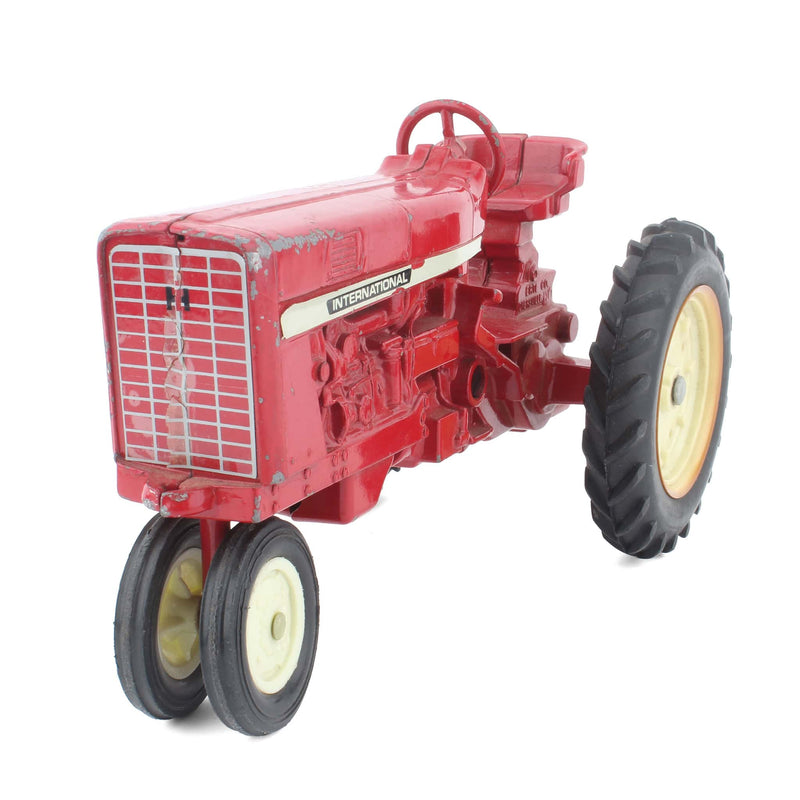(B&D) 1/16 International Harvester Tractor, No Model Number by ERTL - Damaged Item, LOOSE