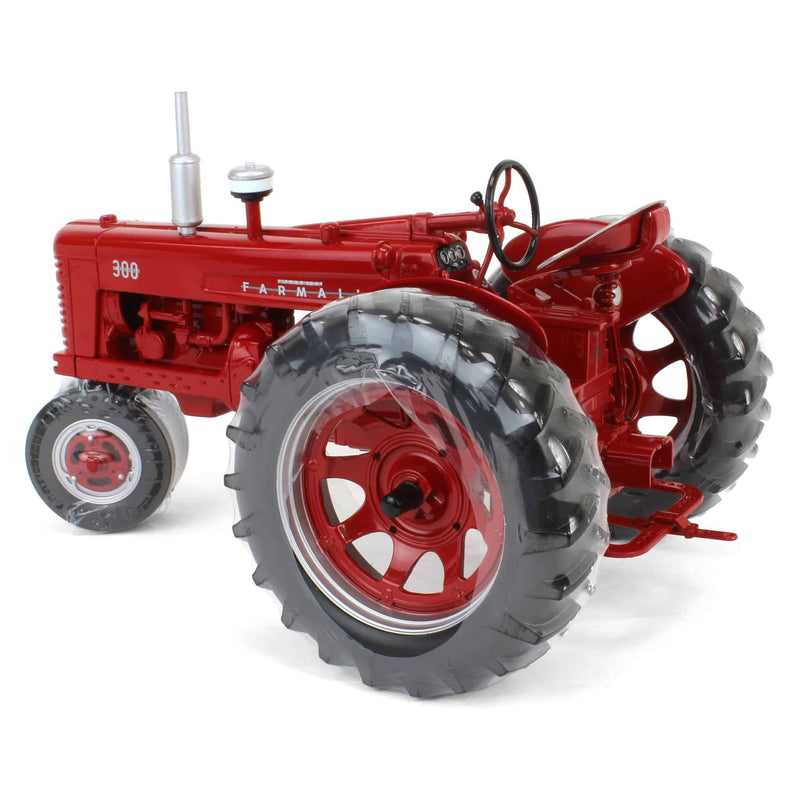 1/16 IH Farmall 300 Gas Tractor with Narrow Front