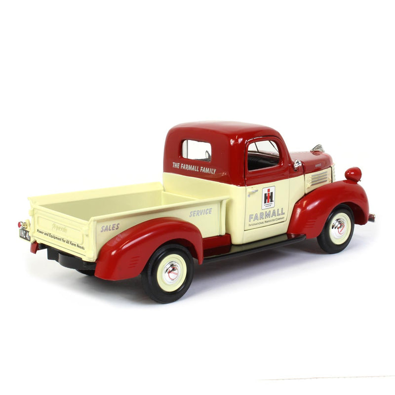 (B&D) 1/24 1941 Plymouth International Harvester Farmall Logo Pickup - Damaged Item