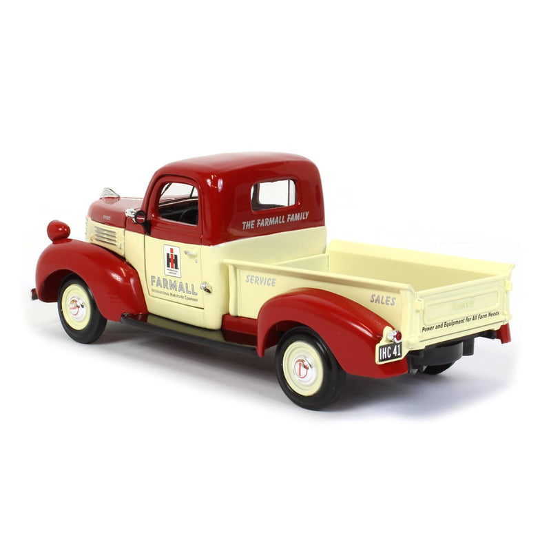 (B&D) 1/24 1941 Plymouth International Harvester Farmall Logo Pickup - Damaged Item