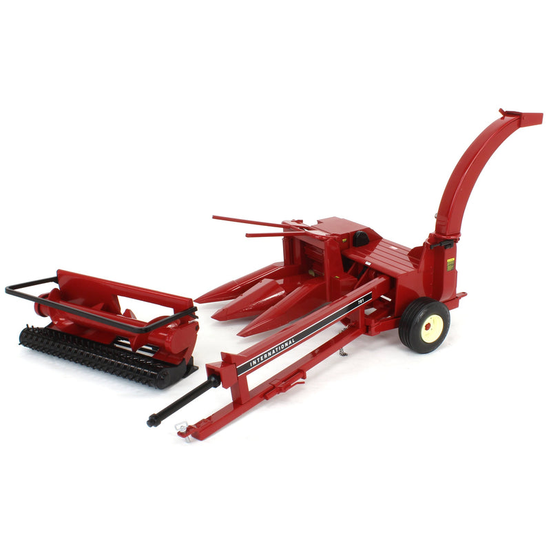 1/16 International Harvester 781 Pull-Type Forage Harvester with Corn & Hay Heads - Plain Box