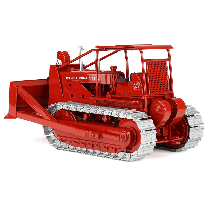 1/25 International TD 24 Crawler with ROPS by SpecCast