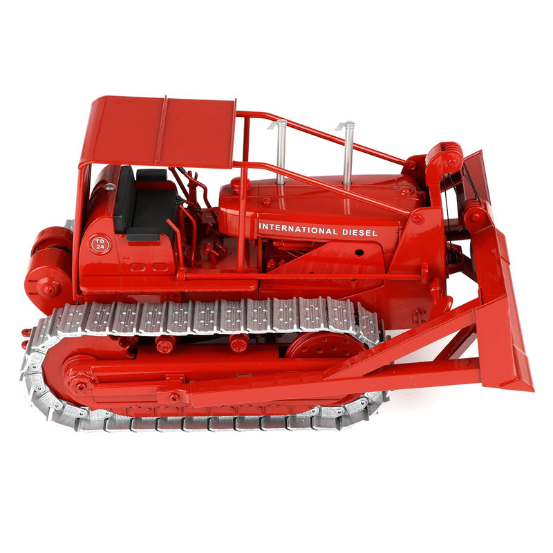 1/25 International TD 24 Crawler with ROPS by SpecCast