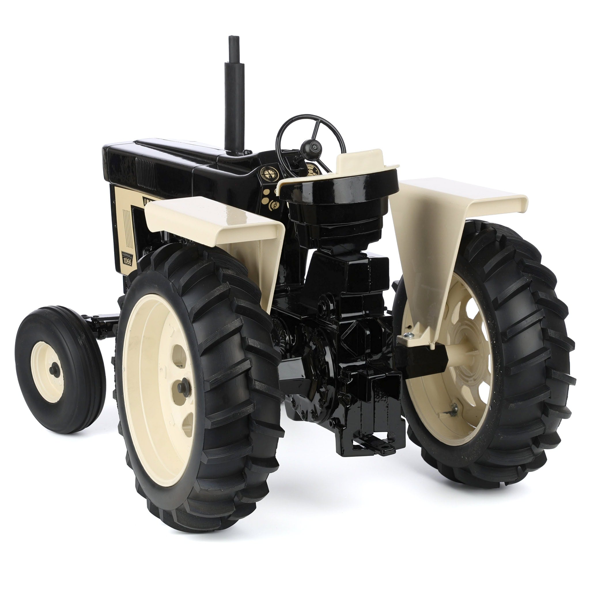 1/8 International 1066 Tractor with Wide Front & Rear Fenders