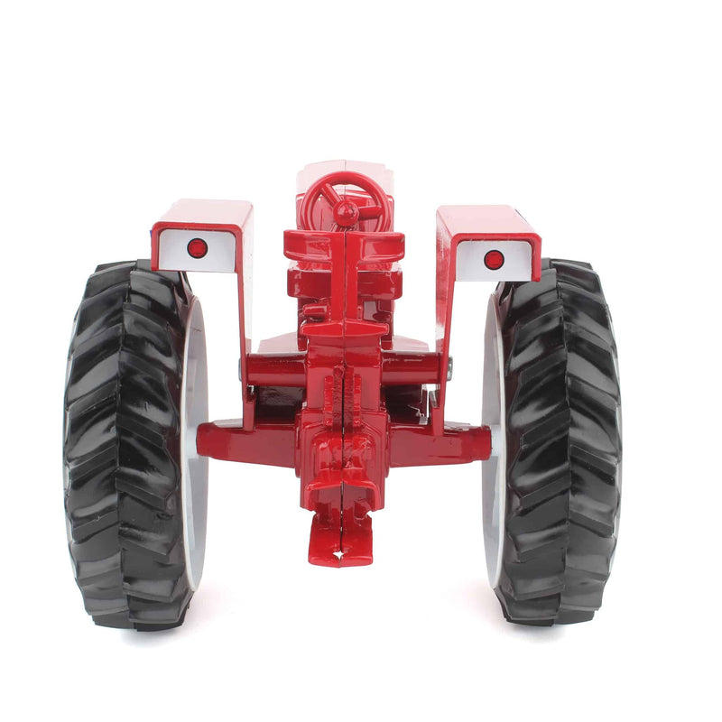 1/16 White Cockshutt 1855 Tractor, Oslo MN Show, 7-10-1988 by Scale Models